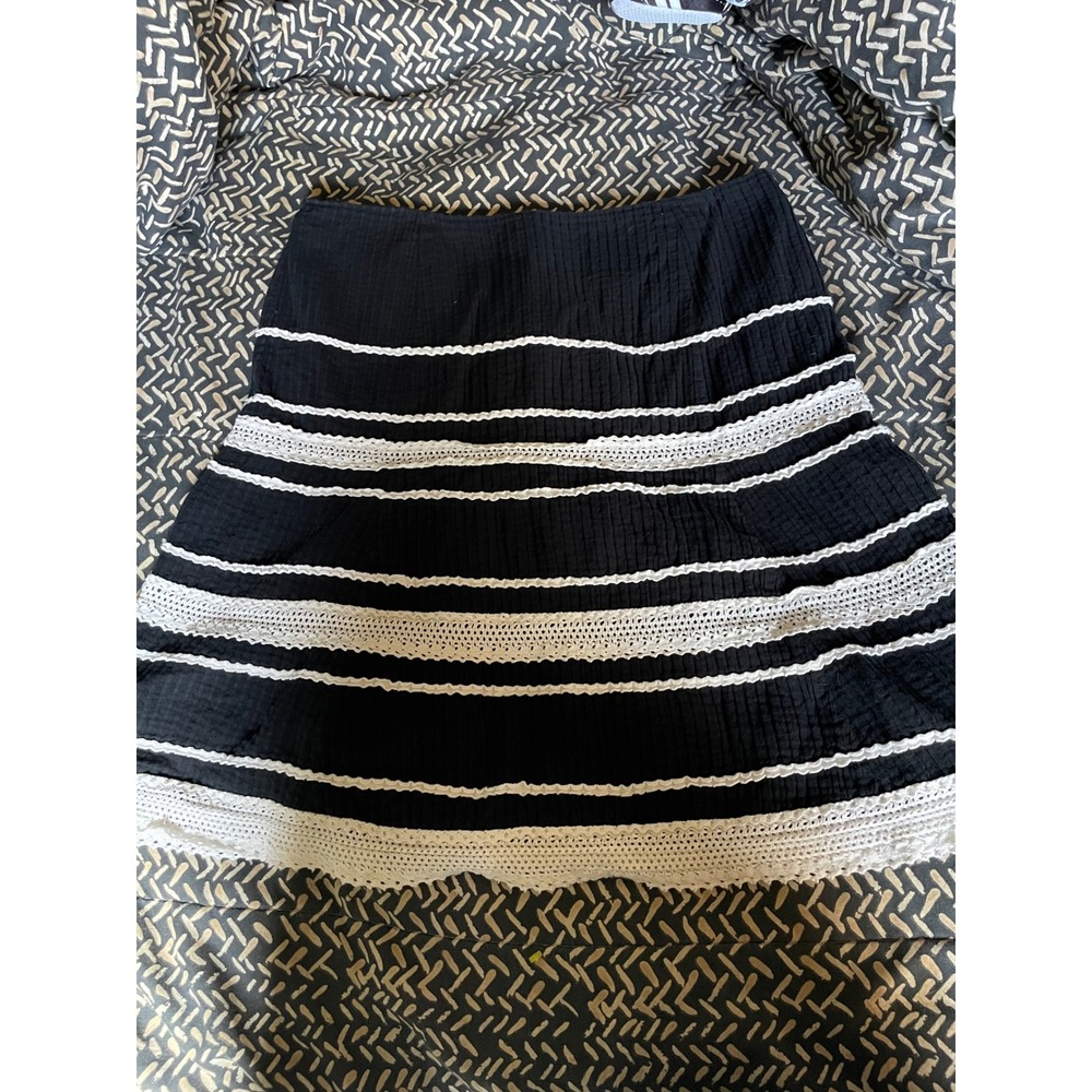 Talbots Women's Black Cotton A-Line Mini‎ Skirt with White Crochet Size 16